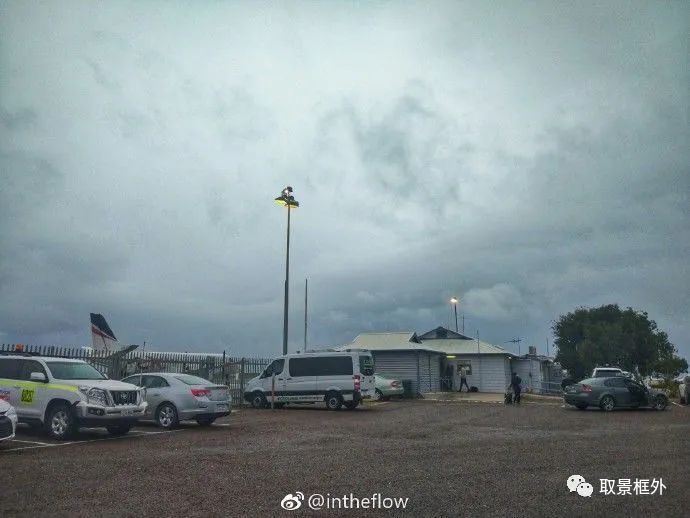 攒钱胜地Roadhouse，是宝藏还是流放？